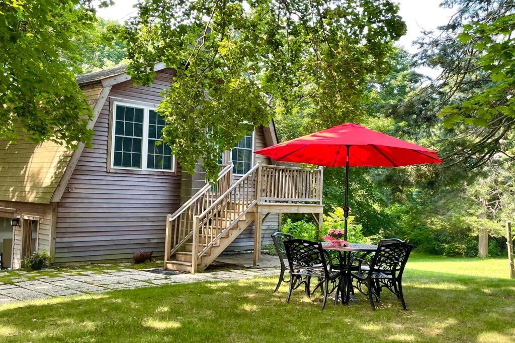 Newly Renovated Carriage House Near Town & Beaches Madison Extérieur photo
