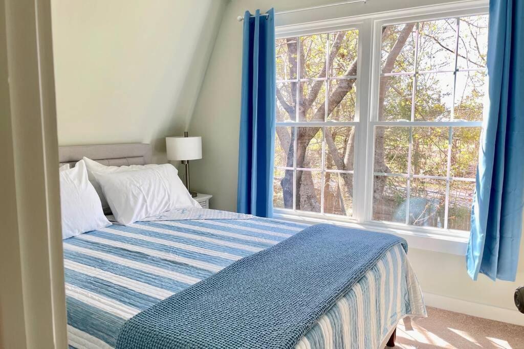 Newly Renovated Carriage House Near Town & Beaches Madison Extérieur photo