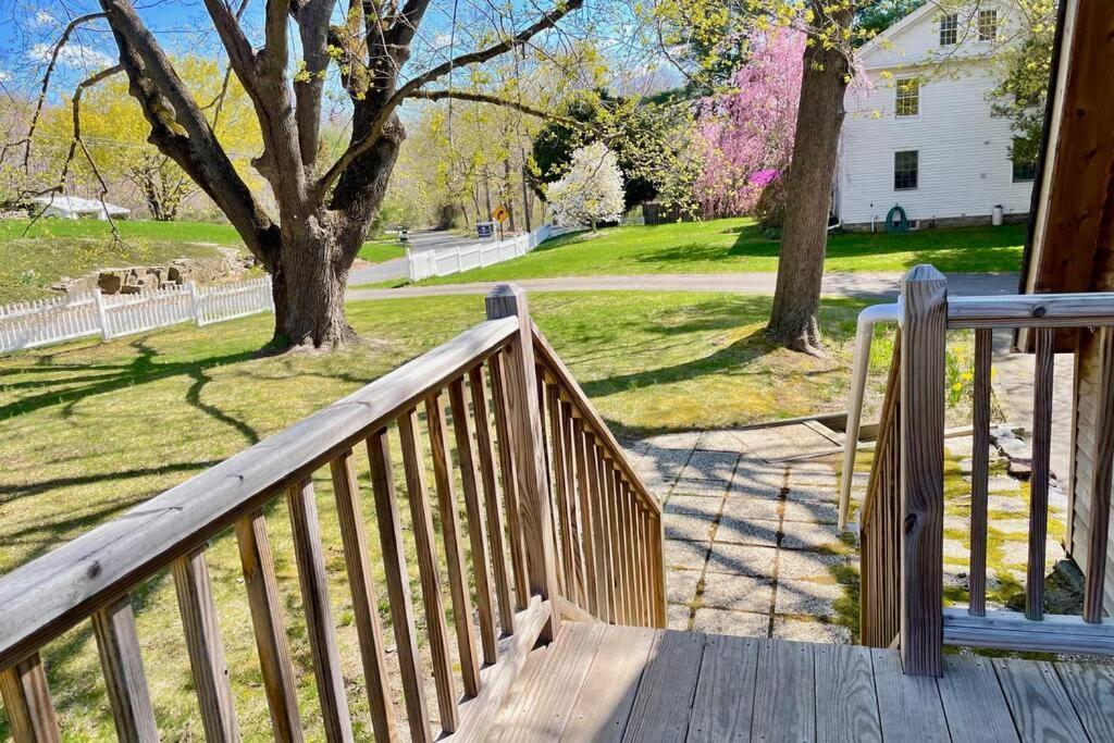 Newly Renovated Carriage House Near Town & Beaches Madison Extérieur photo