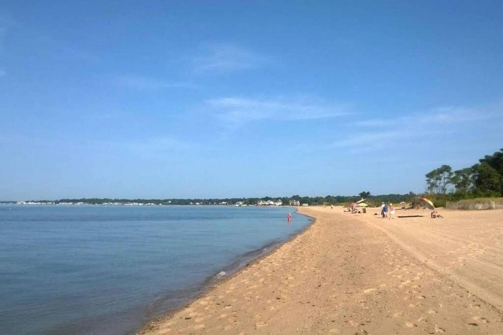 Newly Renovated Carriage House Near Town & Beaches Madison Extérieur photo