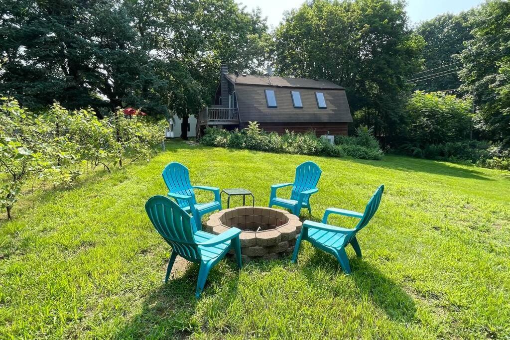 Newly Renovated Carriage House Near Town & Beaches Madison Extérieur photo